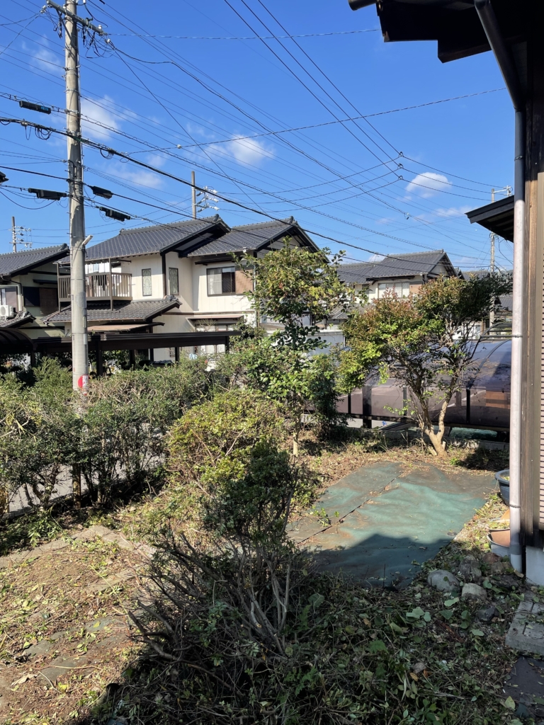 岐阜県美濃市庭草刈り後