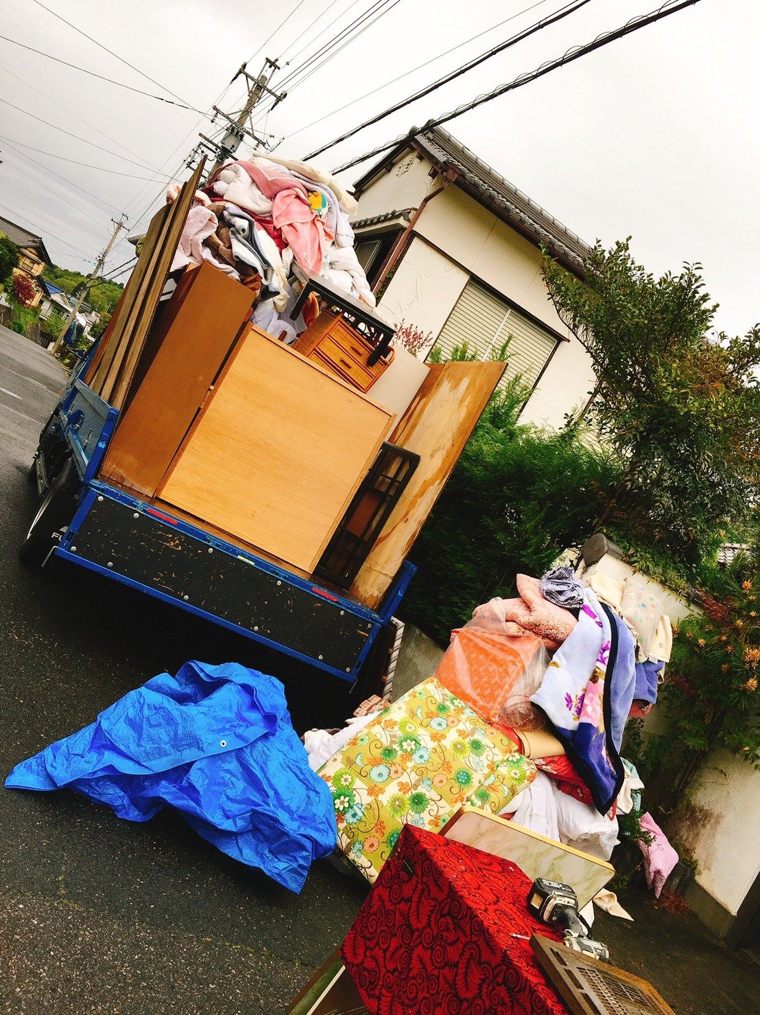 遺品整理作業中