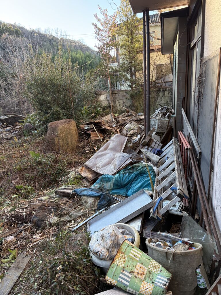 愛知県小牧市 空き家の残置物撤去 作業前の様子