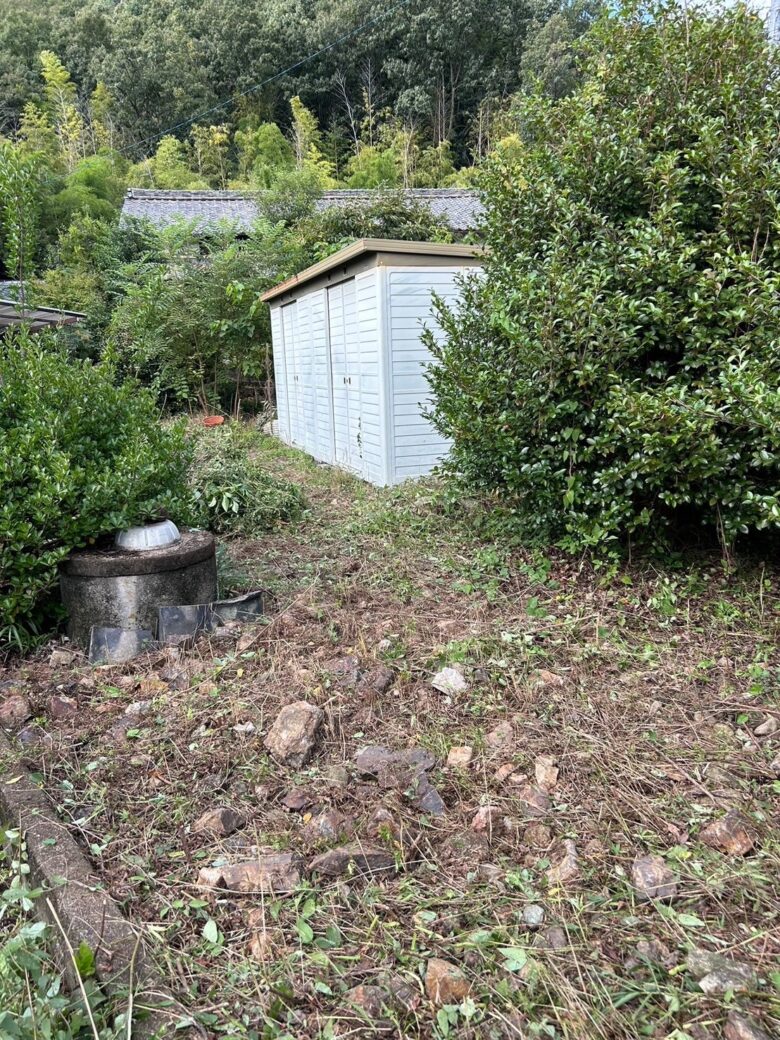 岐阜市での草刈り作業後の庭の状態