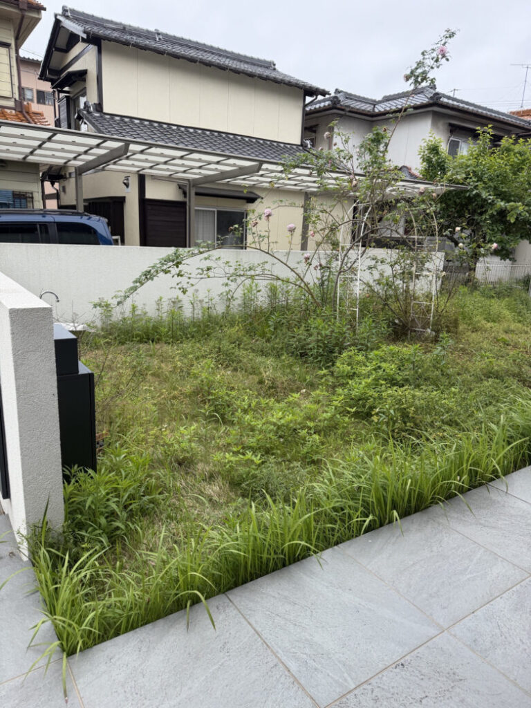 愛知県一宮市 庭の草刈り 作業前